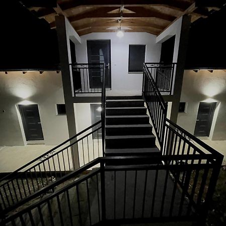 Guesthouse Tropoje E Vjeter Bagian luar foto